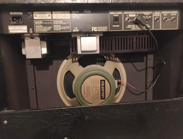 Buggera v22 με αλλαγμένο  ηχείο Celestion Greenback 25