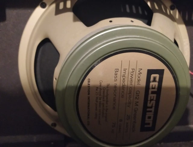 Buggera v22 με αλλαγμένο  ηχείο Celestion Greenback 25