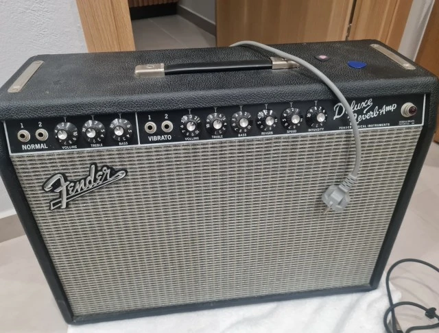 Fender deluxe reverb 65 reissue 