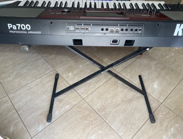 Korg PA 700