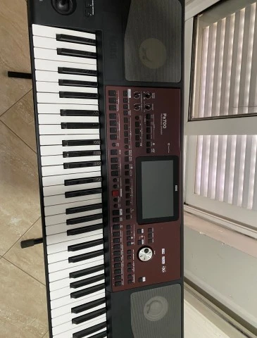 Korg PA 700
