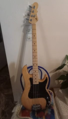 G&L Lb100