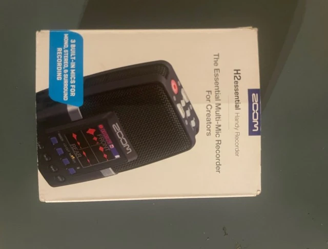 Zoom essential H2 