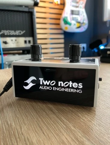 Two notes Cab M
