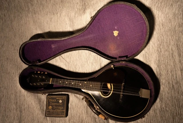 Vintage A-style Mandolin (early 20th cen