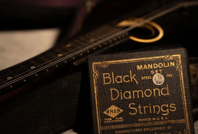 Vintage A-style Mandolin (early 20th cen