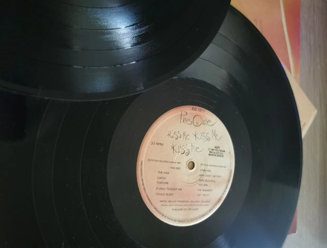 The Cure - Kiss Me, Kiss Me, Kiss Me (2L