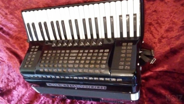 Crucianelli Accordion 120αρι
