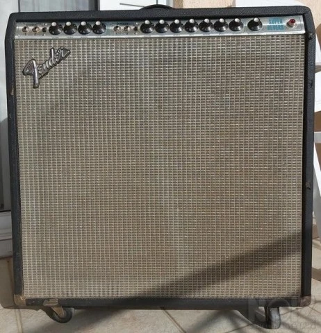 Fender super reverb 75wattRMS mastervolu