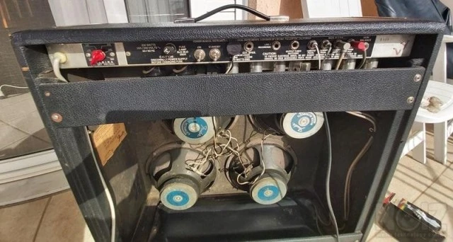 Fender super reverb 75wattRMS mastervolu