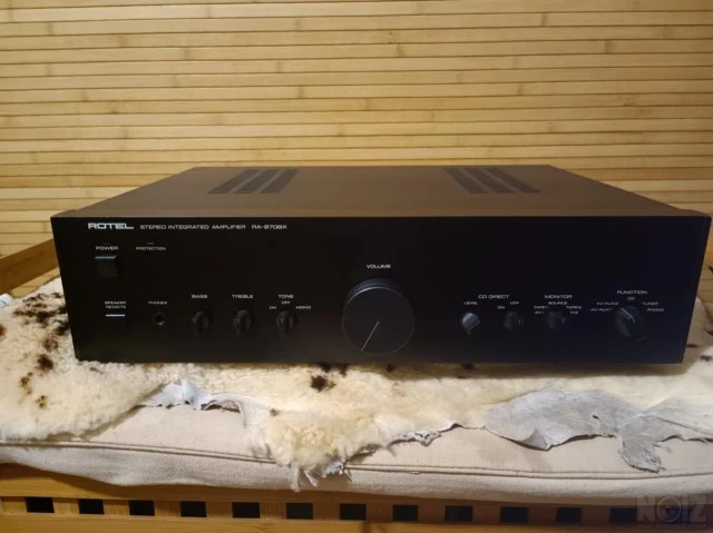 Rotel RA-870BX stereo integrated amplifi