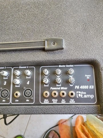 Δίνεται για Ανταλλαγή Κονσόλα/Ενισχυτής