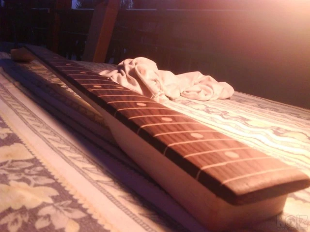 Ibanez GSR190 (μετατροπή σε άταστο)
