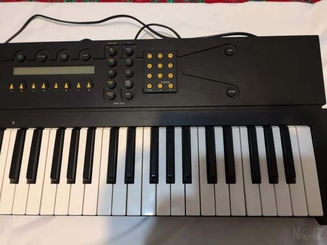 Synthesizer Yamaha YS 200