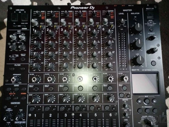 Pioneer V10 + decksaver