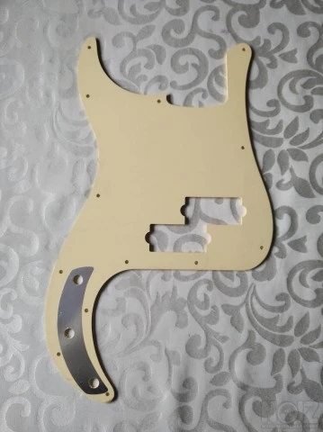 Fender Precision Bass Pickguard
