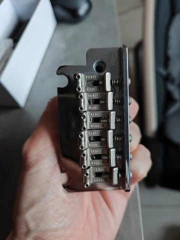 Fender Strat tremolo από American Profes