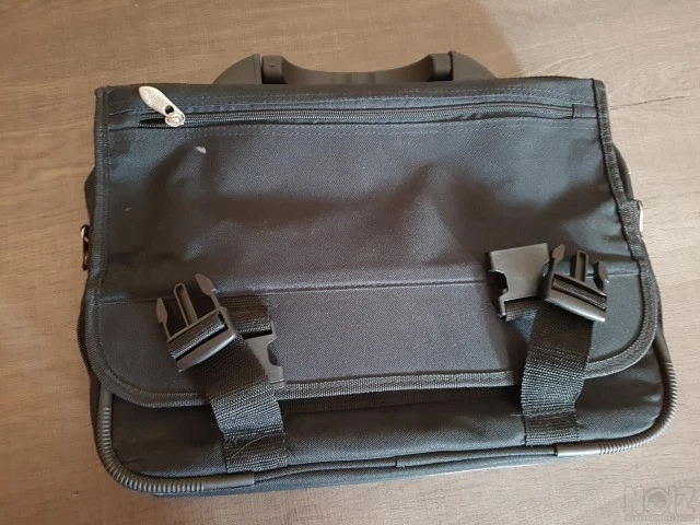 Τσάντα μεταφοράς για laptop 15.6