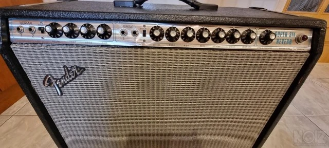Fender Super Six Reverb Λαμπάτος