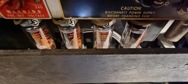 Fender Super Six Reverb Λαμπάτος