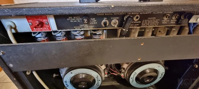 Fender Super Six Reverb Λαμπάτος