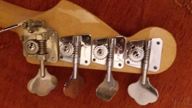 Fender presicion bass fretless 1977