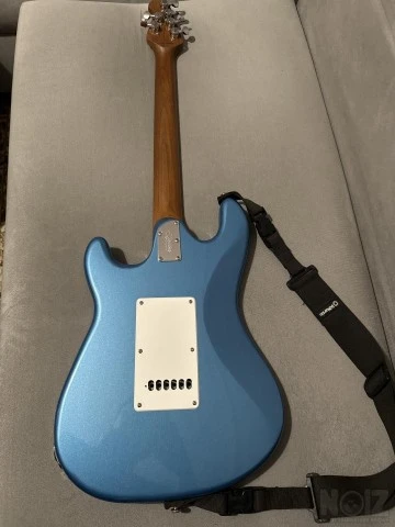 Sterling cutlass by Musicman piezo