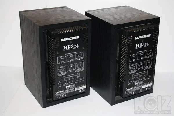 Mackie HR 824