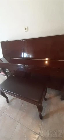 Όρθιο πιάνο PEARL RIVER και σκαμπό