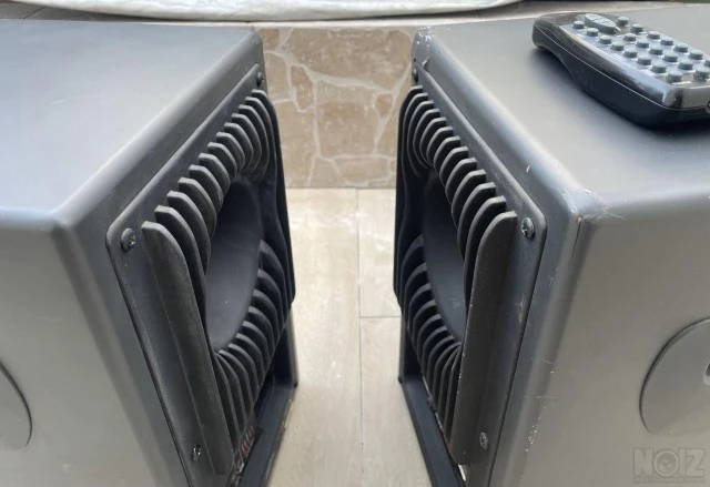 JBL Pro LSR4326P Studio Monitor Speakers