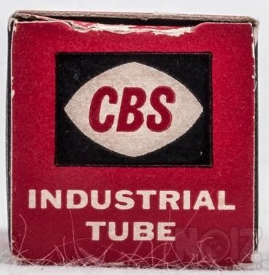 Ζευγάρι  Ματσαρισμένες  Λυχνίες  CBS   2