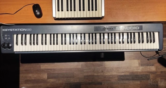 Midi keyboard keystation 88 mk2
