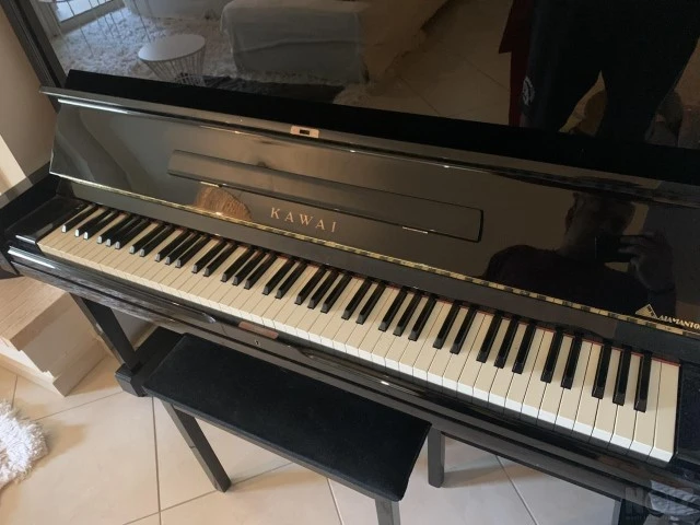 Πιάνο KAWAI όρθιο ύψους 131cm