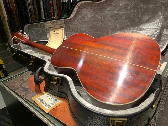 Acoustic guitar - Eastman E10 OOSS/v Ant