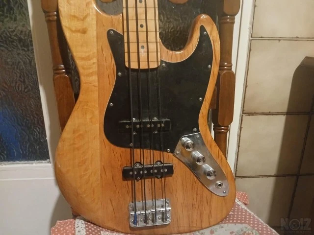 Μπάσο Jazz starfire fretless