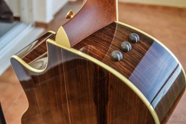 Taylor 914CE