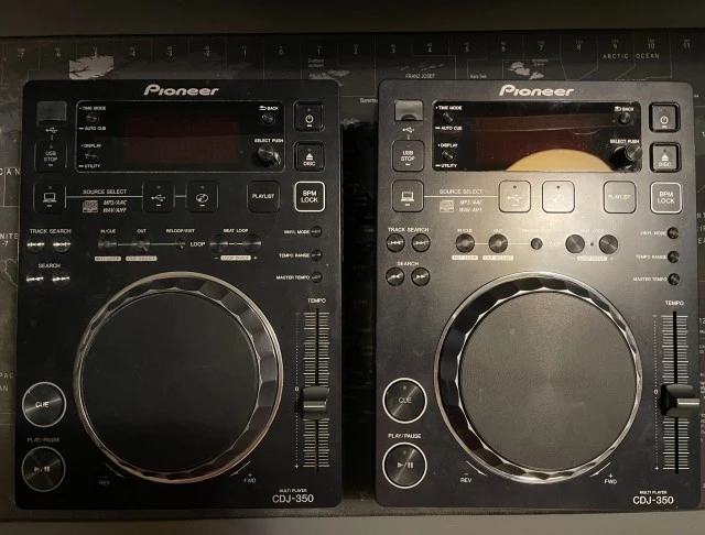 2x Pioneer CDJ-350