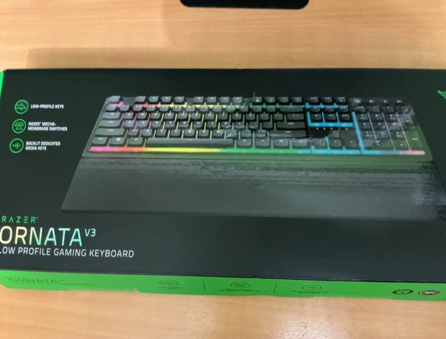 Πληκτρολόγιο Razer V3 Chroma Ornata