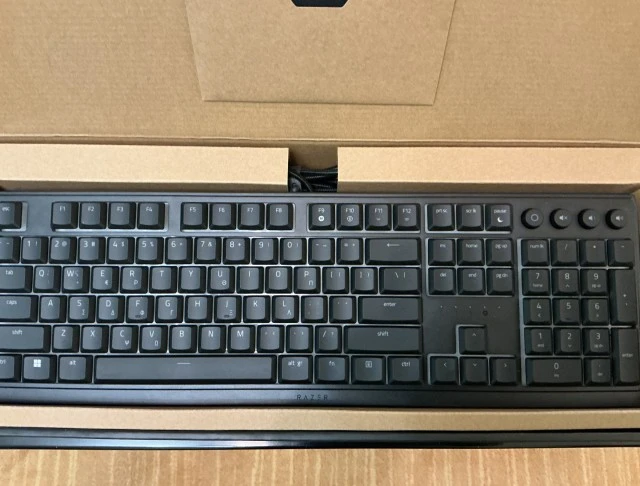 Πληκτρολόγιο Razer V3 Chroma Ornata