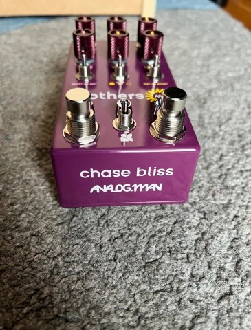 Brothers AM, Chase Bliss