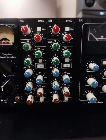 2 x SSL 500-Series E-EQ