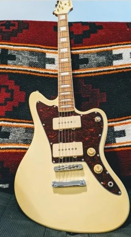 Harley Benton Jazzmaster και CH