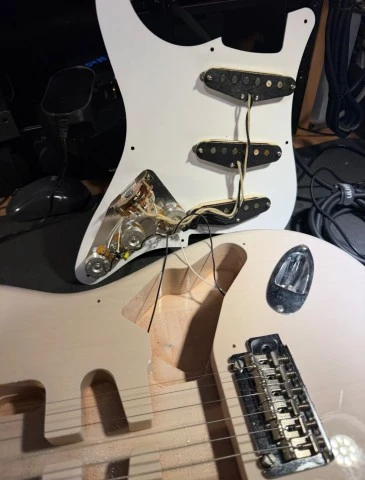 Fender MIJ Hybrid ‘50s Stratocaster (201