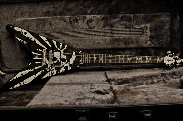 Epiphone Robb Flynn Baritone Flying V