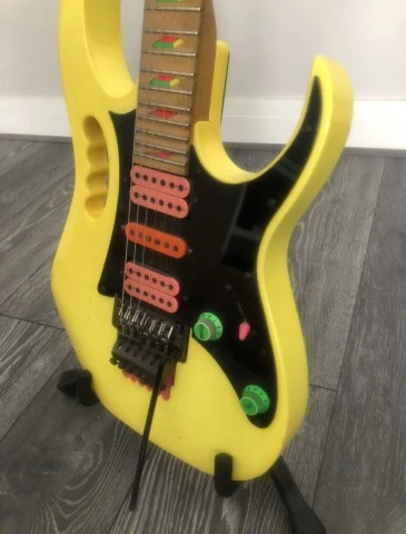 Ibanez JEM777 (1987-1996) 