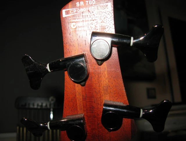 Ibanez SR700