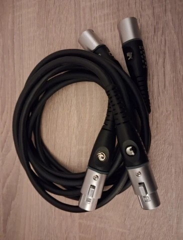 Δύο καλωδια D'Addario PW-M-05 XLR-XLR 1.5m