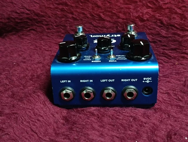 Strymon Ola chorus & vibrato