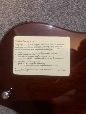 Line 6 Variax Acoustic 700