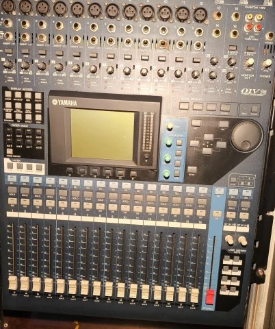 Yamaha 01V96 + flycase 